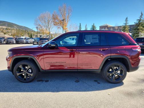 2025 Jeep Grand Cherokee Altitude