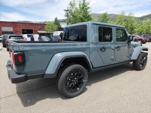 2025 Jeep Gladiator Nighthawk