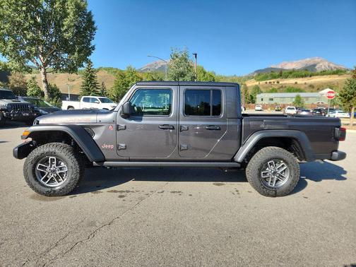 2025 Jeep Gladiator Mojave