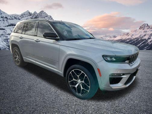 2022 Jeep Grand Cherokee Summit