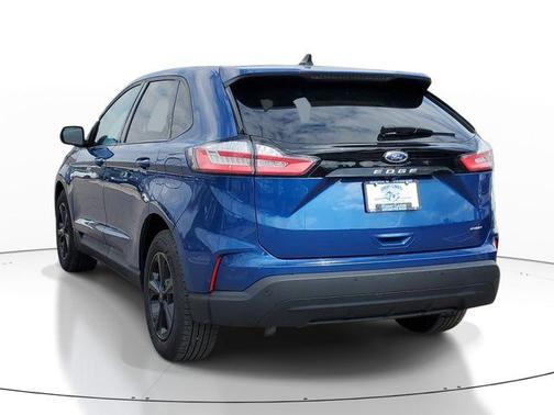 Blue Metallic 2021 Ford Edge SE