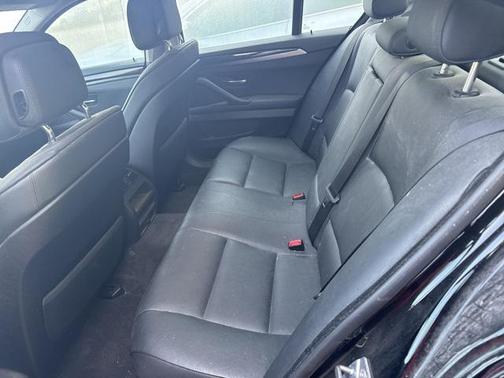 2011 BMW 528 528i