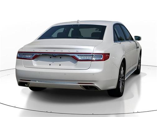 2018 Lincoln Continental Select