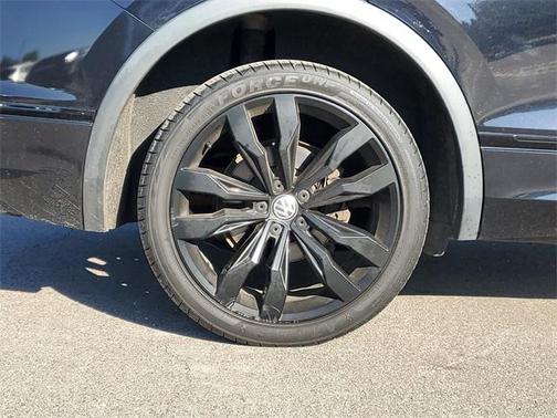 2020 Volkswagen Tiguan 2.0T SE R-Line Black 4MOTION