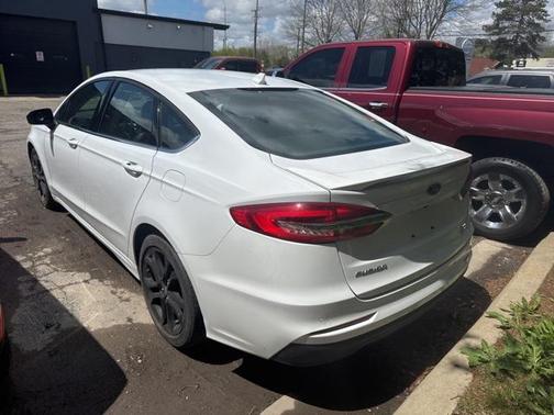 2020 Ford Fusion SE