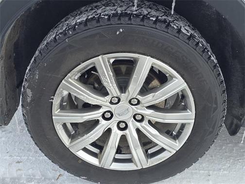 2022 Cadillac XT4 Premium Luxury