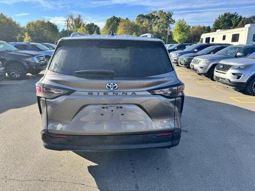 2023 Toyota Sienna XLE