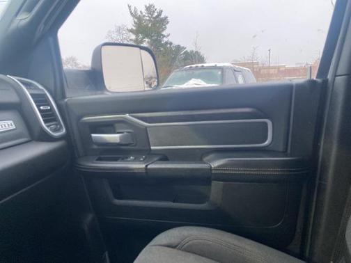 2021 RAM 2500 Big Horn Crew Cab 4x4 6'4' Box