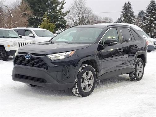 2022 Toyota RAV4 Hybrid XLE