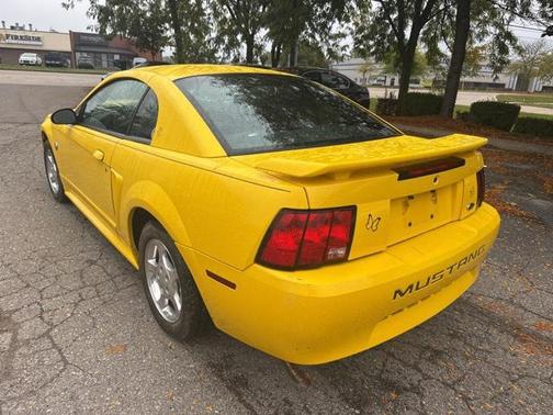 2004 Ford Mustang Base