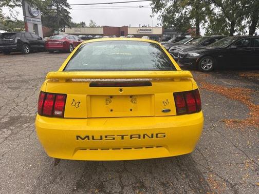 2004 Ford Mustang Base