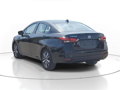 2021 Nissan Versa 1.6 SV