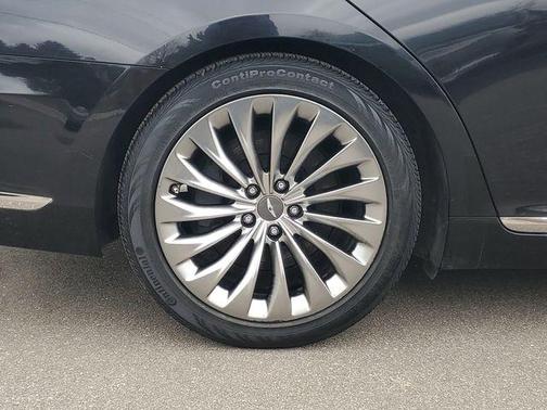 Victoria Black 2019 Genesis G90 3.3T Premium