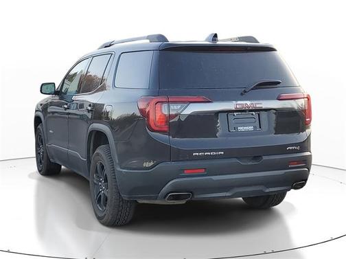 2022 GMC Acadia AT4