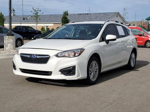 Crystal White Pearl 2018 Subaru Impreza 2.0i Premium