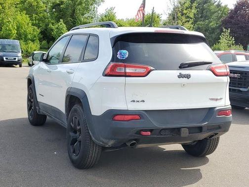 Bright White Clearcoat 2016 Jeep Cherokee Trailhawk