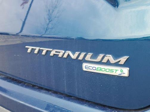 Green Metallic 2020 Ford Edge Titanium