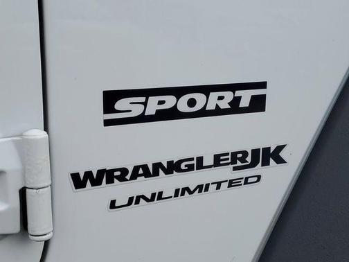 Bright White Clearcoat 2018 Jeep Wrangler JK Unlimited Sport