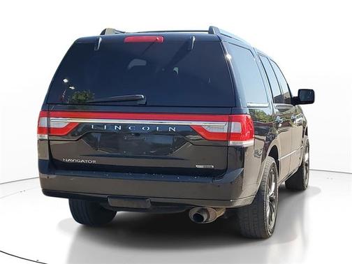 2015 Lincoln Navigator Base