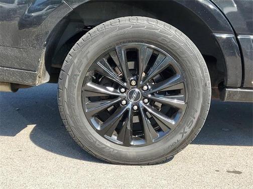 2015 Lincoln Navigator Base