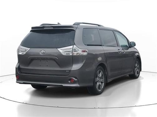 2018 Toyota Sienna SE