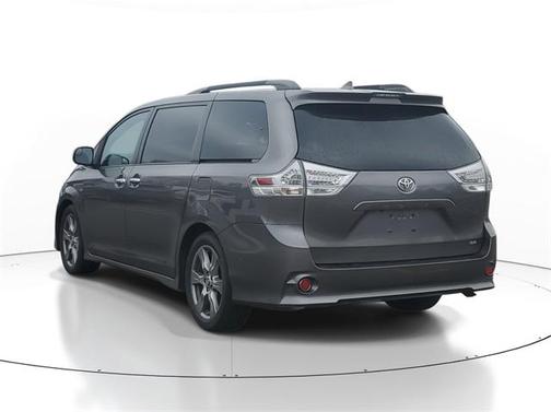 2018 Toyota Sienna SE
