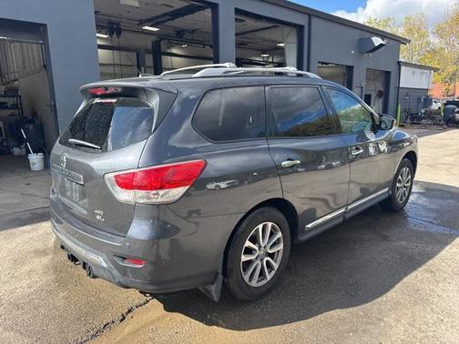 2013 Nissan Pathfinder SL