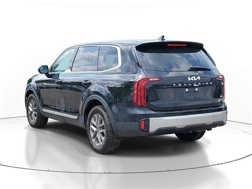 2023 Kia Telluride LX