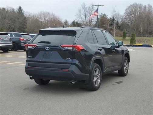 2022 Toyota RAV4 Hybrid XLE