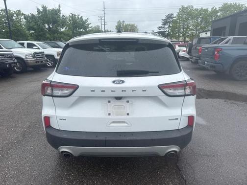 2020 Ford Escape SE