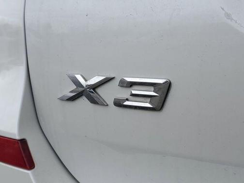 Mineral White Metallic 2019 BMW X3 sDrive30i