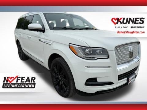 Pristine White Metallic Tri-Coat 2022 Lincoln Navigator Reserve