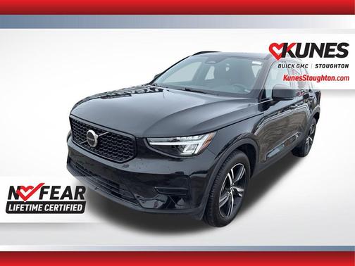 2024 Volvo XC40 B5 Core