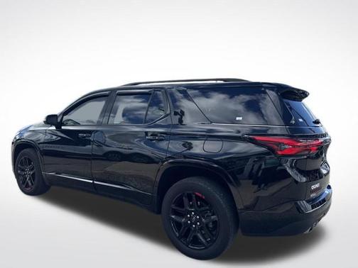 Mosaic Black Metallic 2024 Chevrolet Traverse Premier