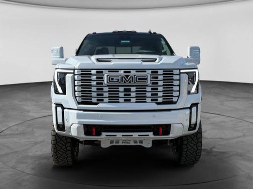 Glacier White Tricoat 2026 GMC Sierra 2500 Denali