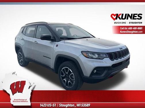 Silver Zynith Metallic Clearcoat 2025 Jeep Compass Trailhawk