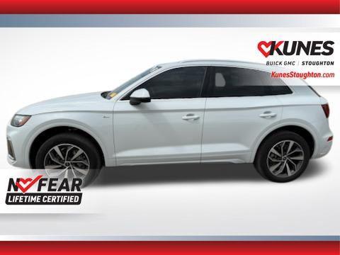 Glacier White Metallic 2023 Audi Q5 45 S line Premium
