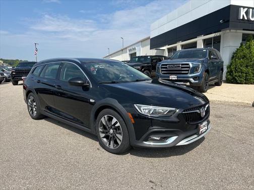 2018 Buick Regal TourX Essence