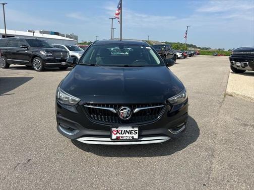 2018 Buick Regal TourX Essence
