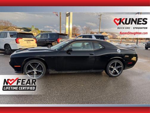 2015 Dodge Challenger SXT Plus