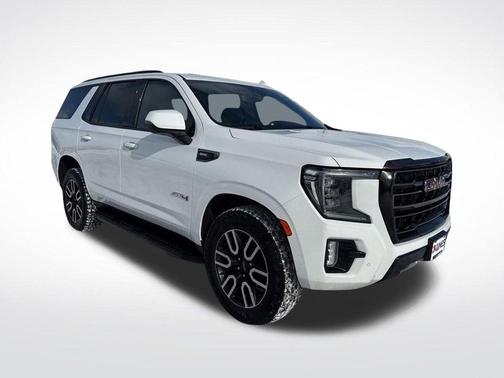 Summit White 2024 GMC Yukon AT4