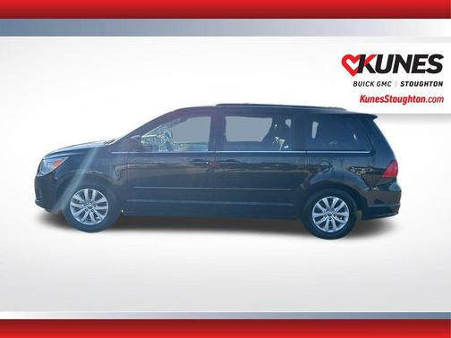 2012 Volkswagen Routan SE