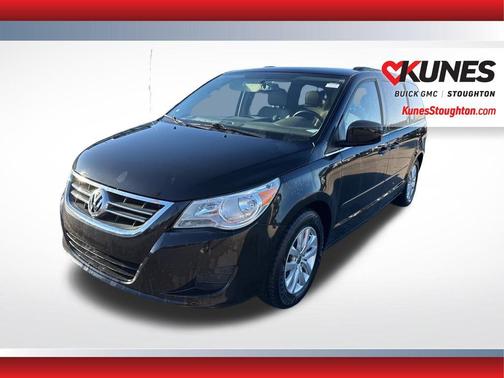 2012 Volkswagen Routan SE