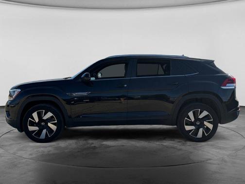 Deep Black Pearl 2025 Volkswagen Atlas Cross Sport 2.0T SE w/Technology 4MOTION