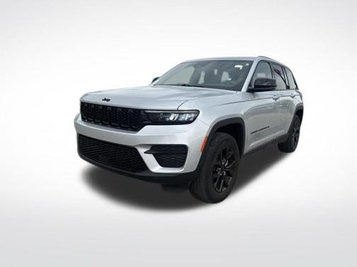 Silver Zynith 2024 Jeep Grand Cherokee Altitude
