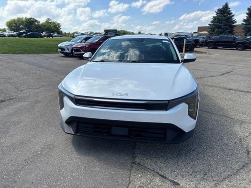 Snow White Pearl 2025 Kia K4 LXS