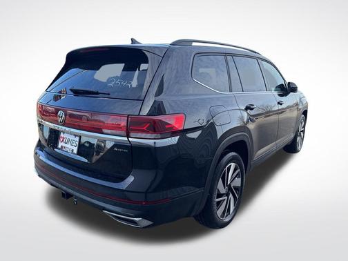 Deep Black Pearl 2025 Volkswagen Atlas 2.0T SE w/Technology 4MOTION