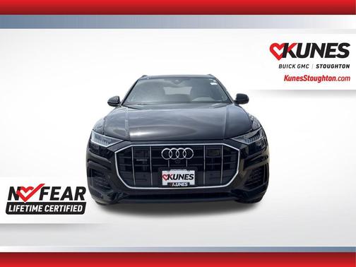 Mythos Black Metallic 2023 Audi Q8 55 Premium