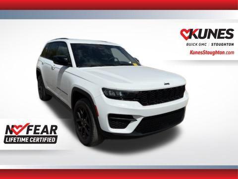 Bright White Clearcoat 2024 Jeep Grand Cherokee Altitude