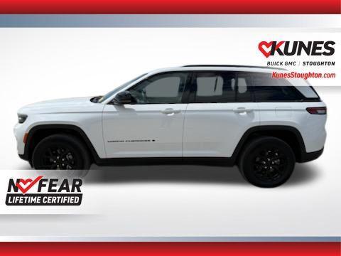 Bright White Clearcoat 2024 Jeep Grand Cherokee Altitude